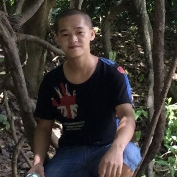 繁荣回眸若溪的照片