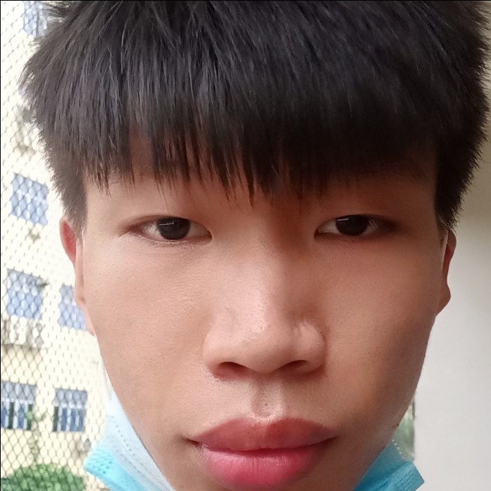 魁梧闻森槿的照片