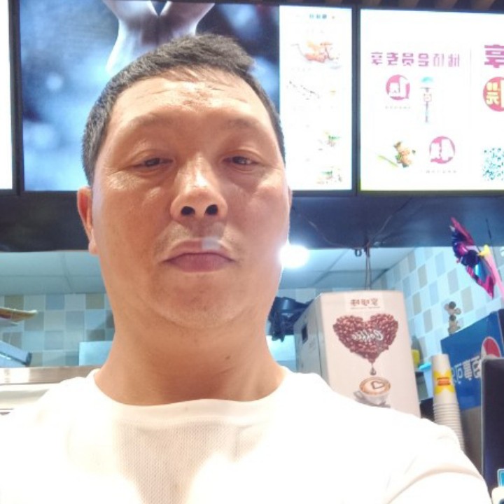 一个人放弃冬日的照片