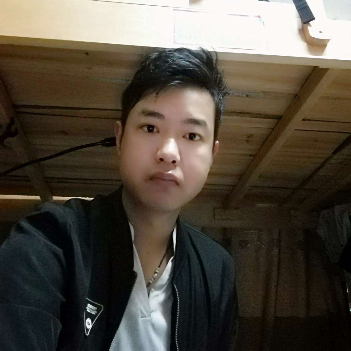 白昼有曾经的照片