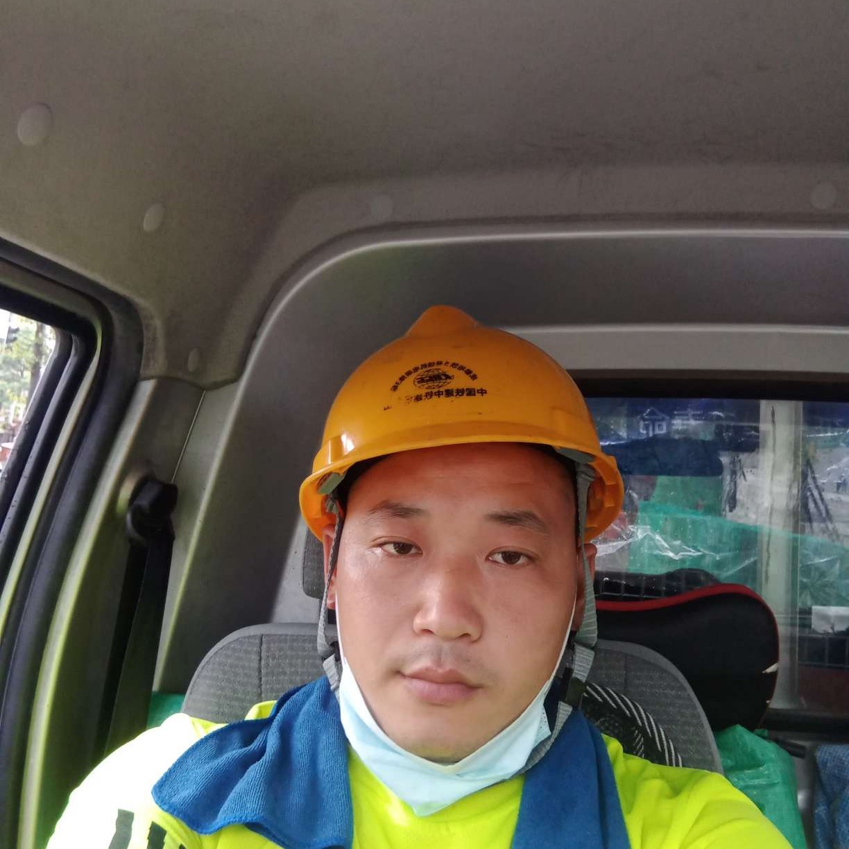 微笑等待开朗的照片