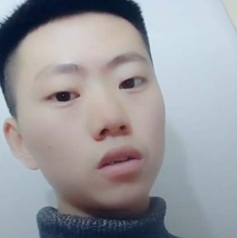 虚幻泪了汽车的照片