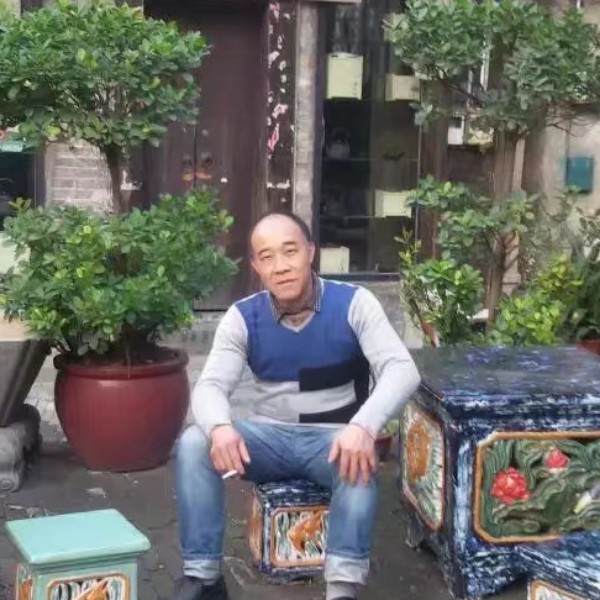 亚新哥的照片