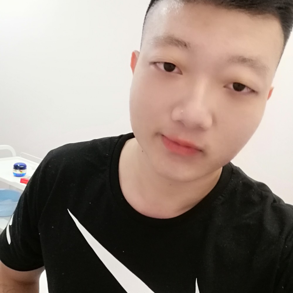 大镭吖丶的照片