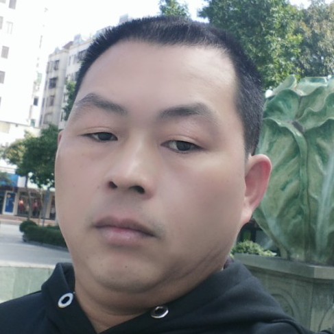 浮波方坦率的照片