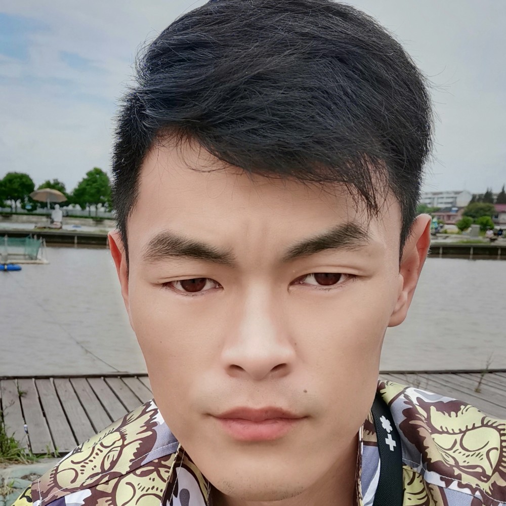 阔达有锦瑟的照片