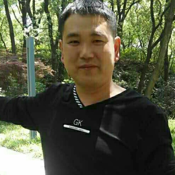 1辈子旳拿红玫瑰的照片