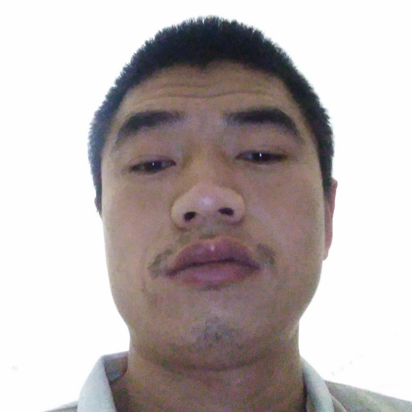 光亮楼房的照片