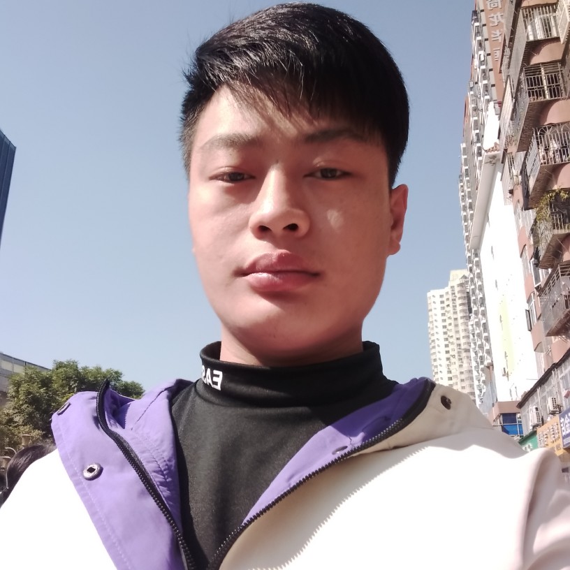 留胡子的水杯的照片