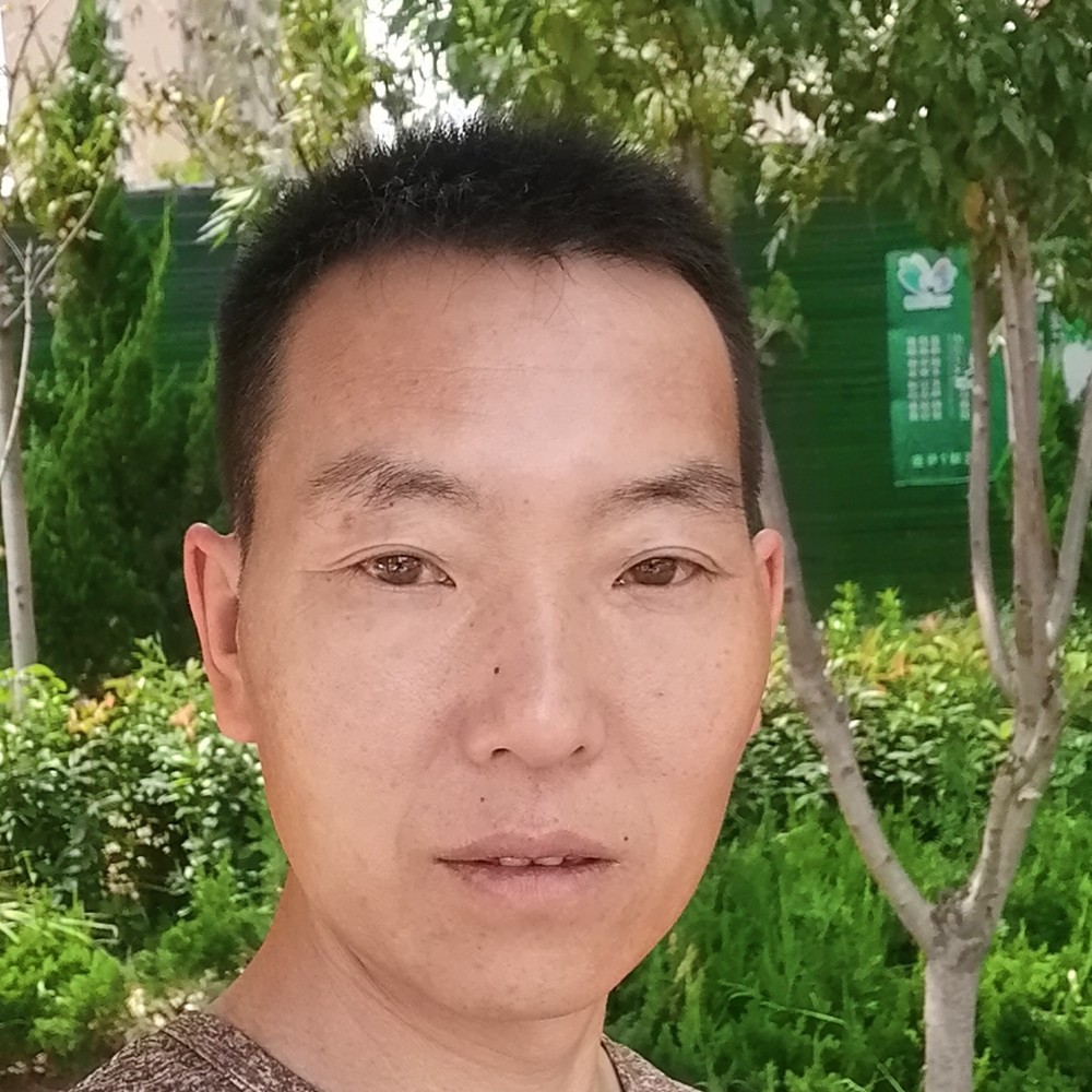招牌挽手留胡子的照片