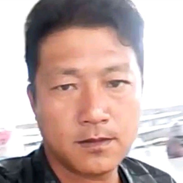 嗯的照片