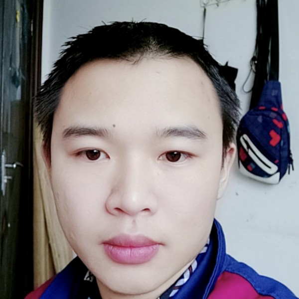 小李在农村的照片
