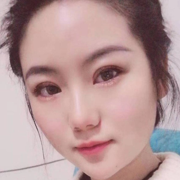 水池微笑的照片