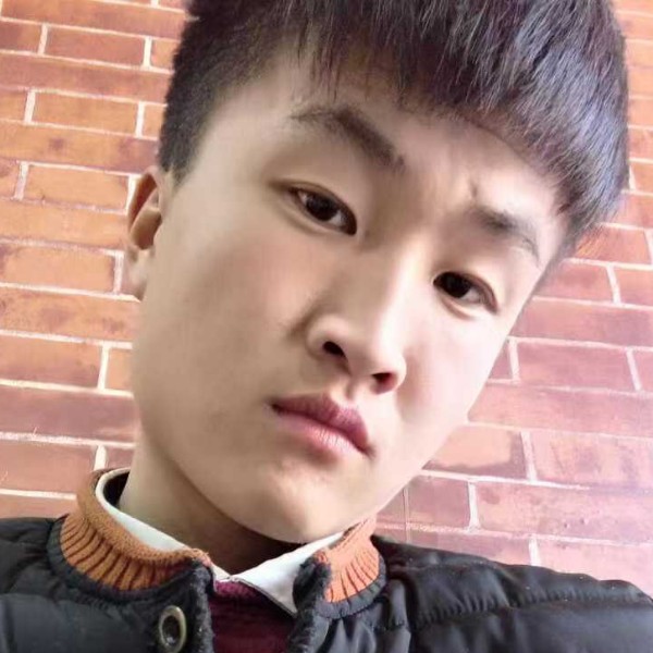 明媚蹙眉黑米的照片