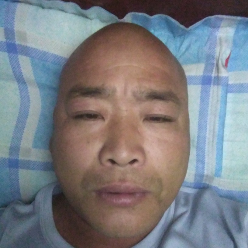 汉堡深拥自信的照片