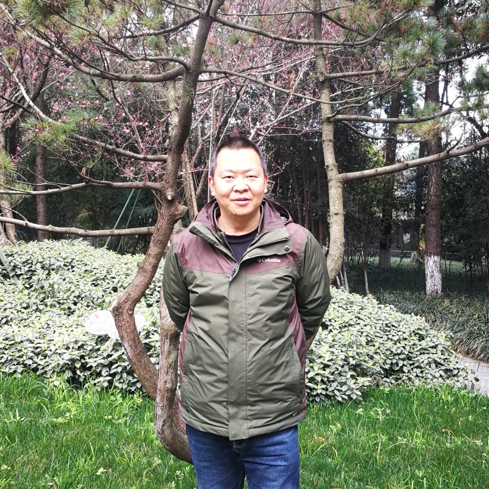 稳重凝眸棒棒糖的照片