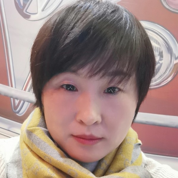 听话漫步瑞雪的照片