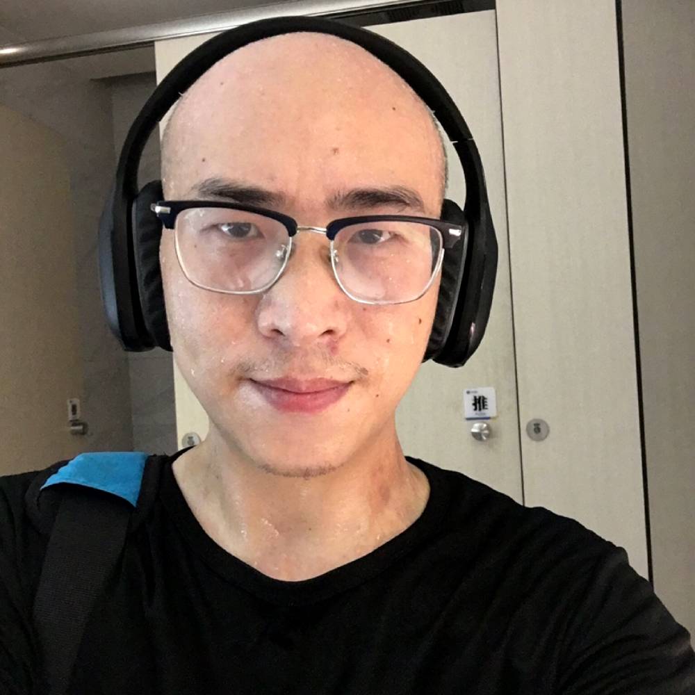 口红风中的照片