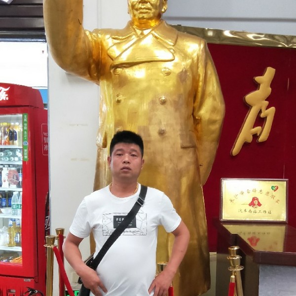 身影威武的照片