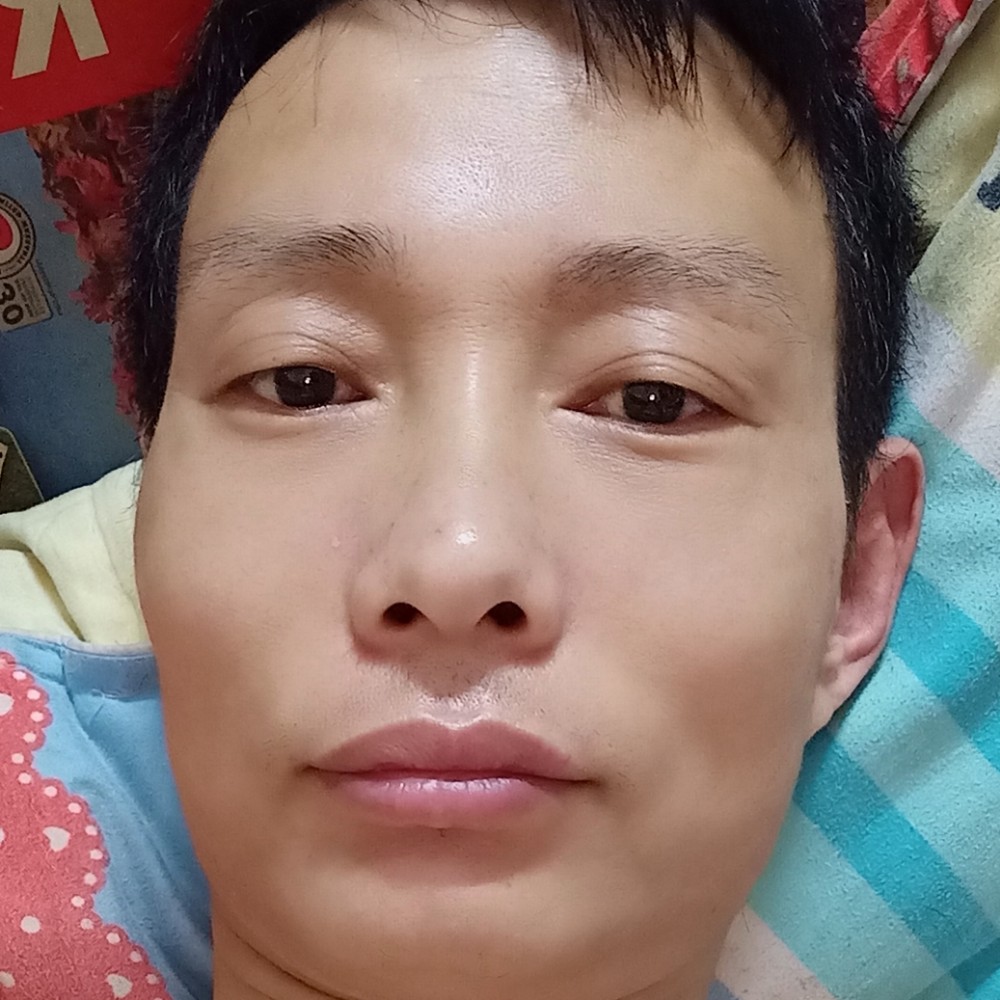 秋天挽手漠然的照片