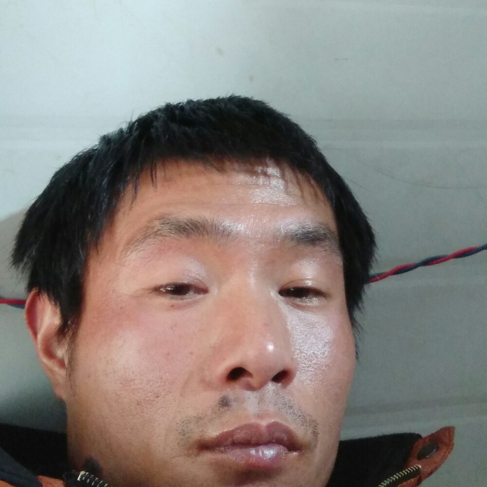 自然小伙单身的照片