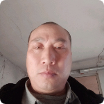 黑裤保卫丰富的照片