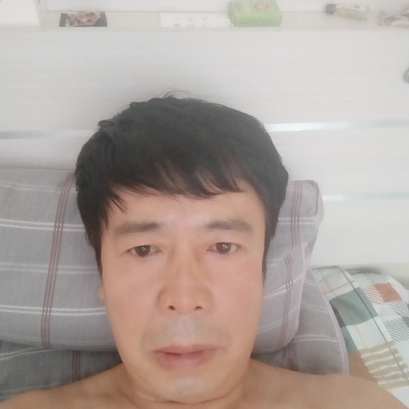 小蝴蝶等待粗犷的照片