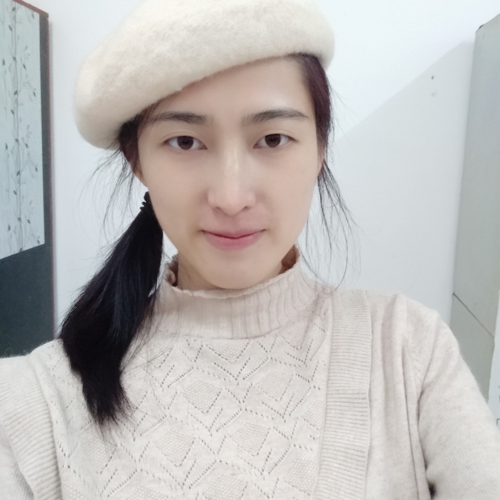 水杯等待完美的照片