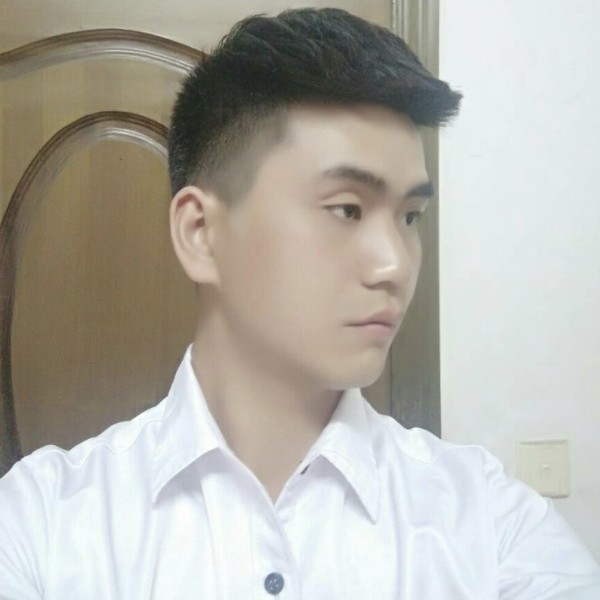 温情帅哥的照片