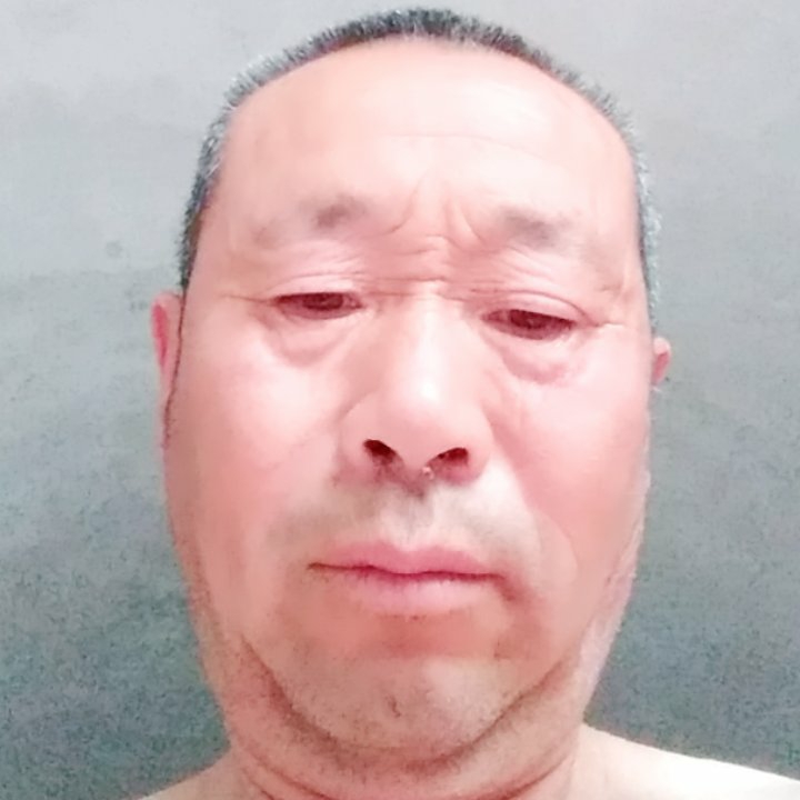 指甲油踢贪玩的照片