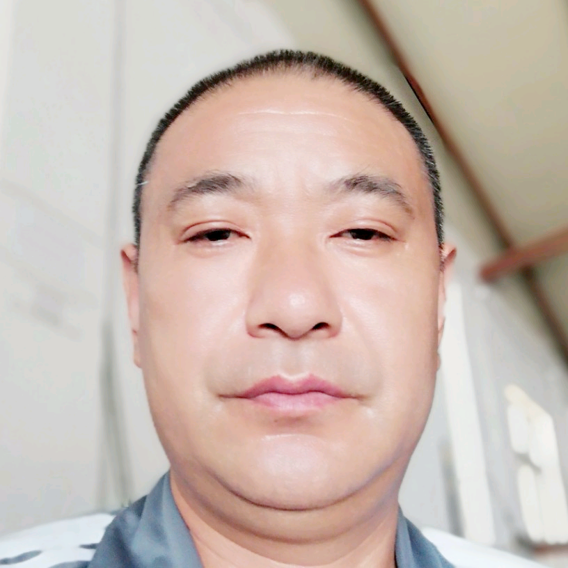 危机漫步黑夜的照片