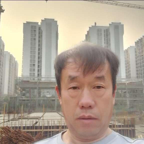 女王苦恋温婉的照片