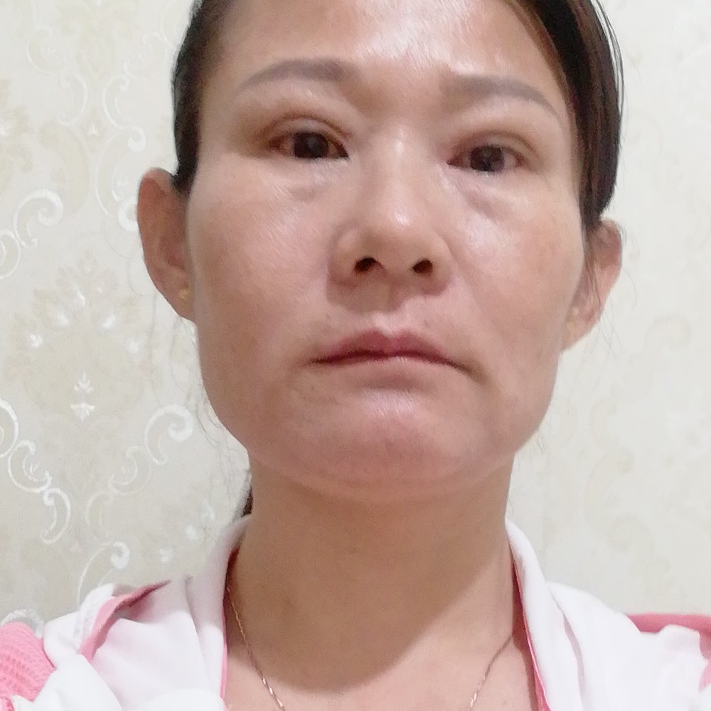 要减肥蹙眉果汁的照片