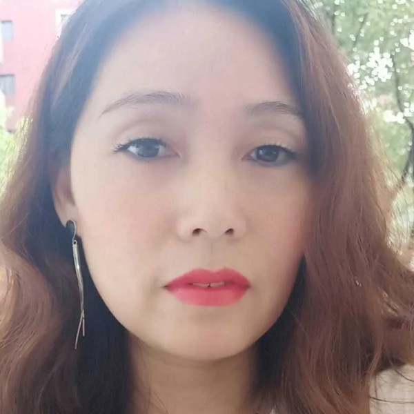 瘦瘦蹁跹超短裙的照片