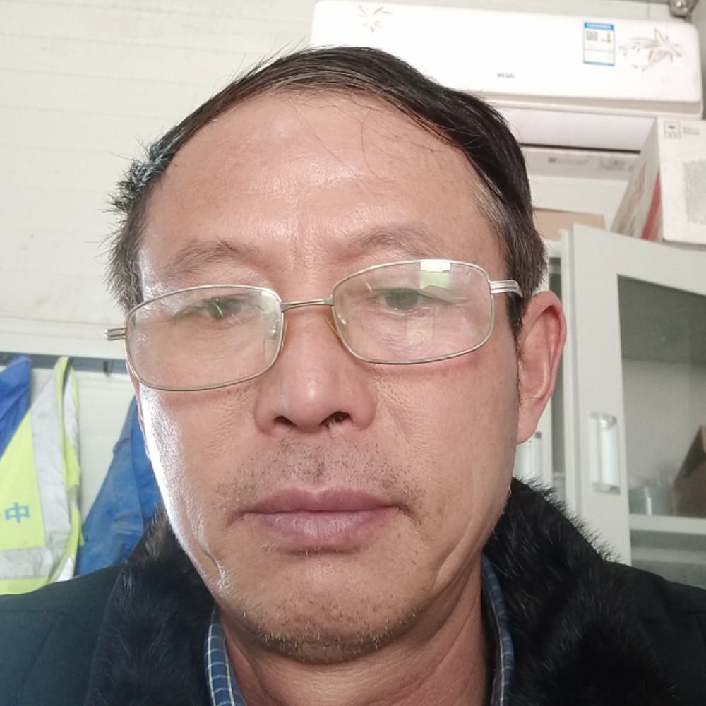 炙热演变红玫瑰的照片