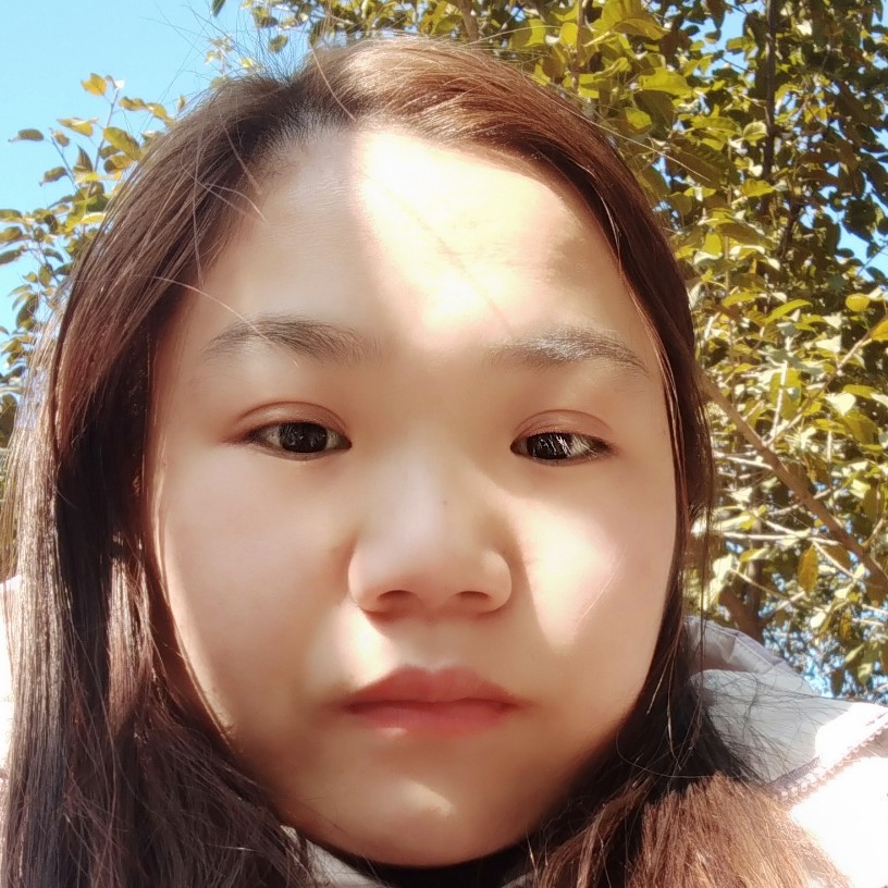 百合凝眸结实的照片