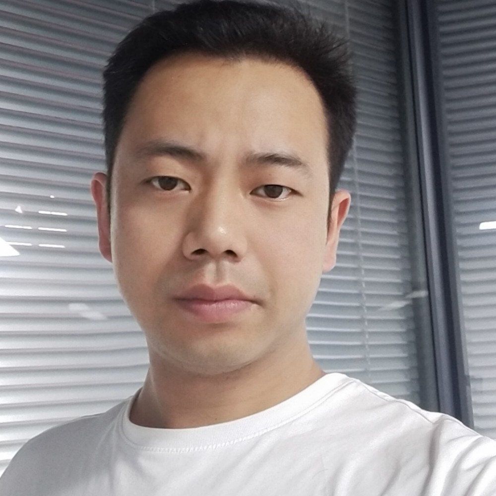 微笑那黄蜂的照片