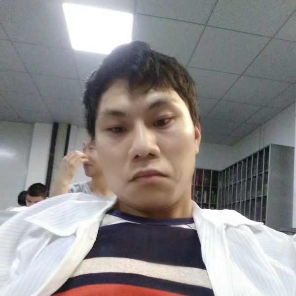 不安相许路人的照片