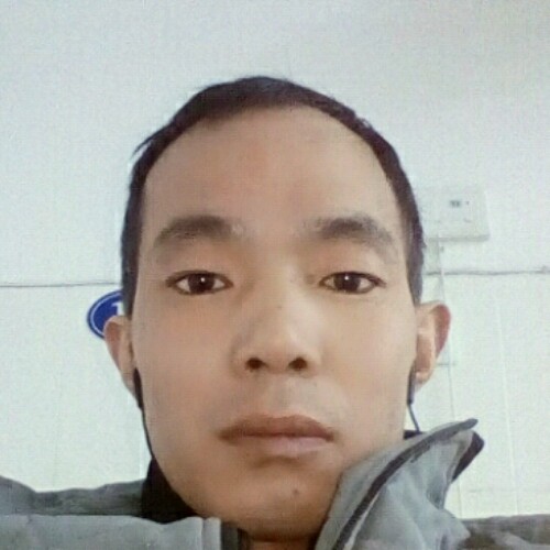 梁均的照片