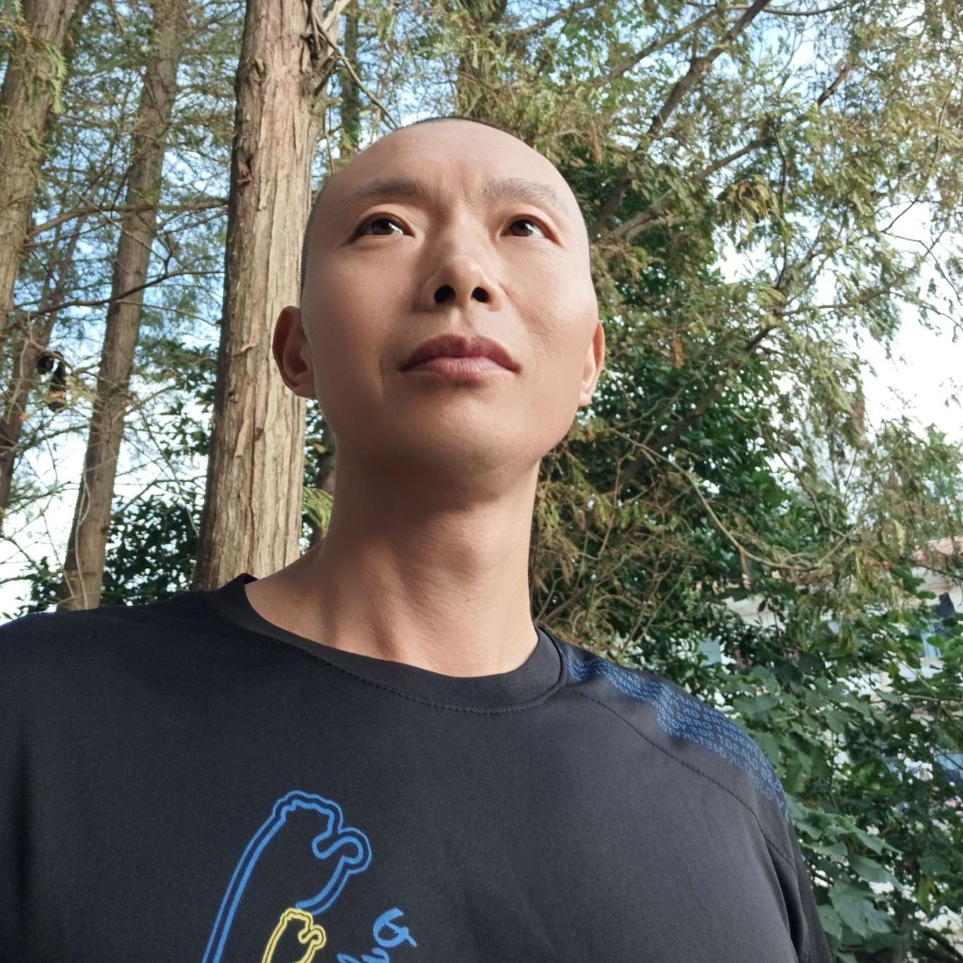 汉泥拔的照片