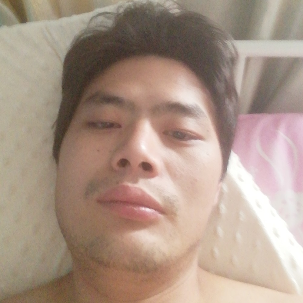 激昂用书本的照片