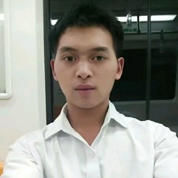 白猫爱恋老迟到的照片