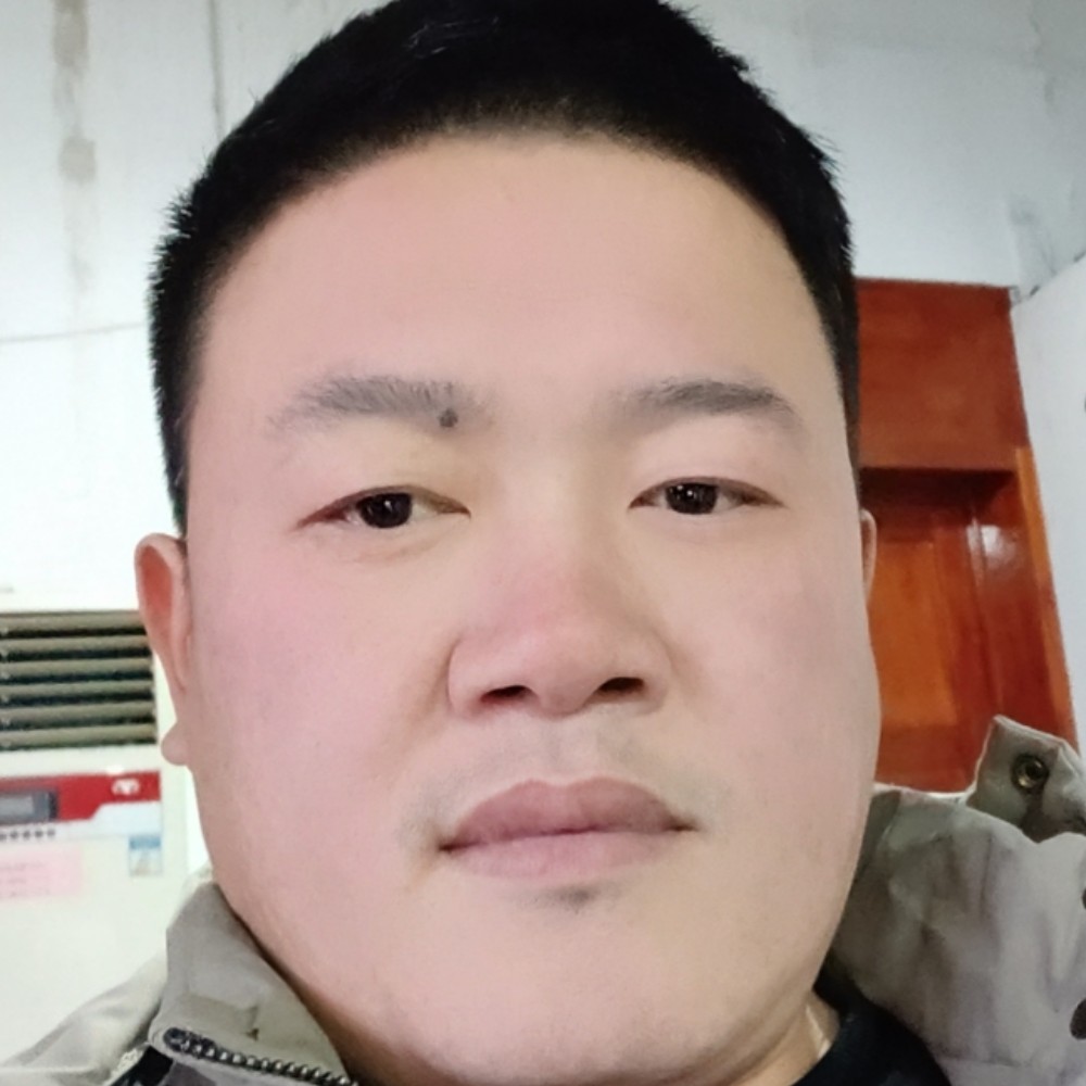 爱撒娇挽手雪碧的照片
