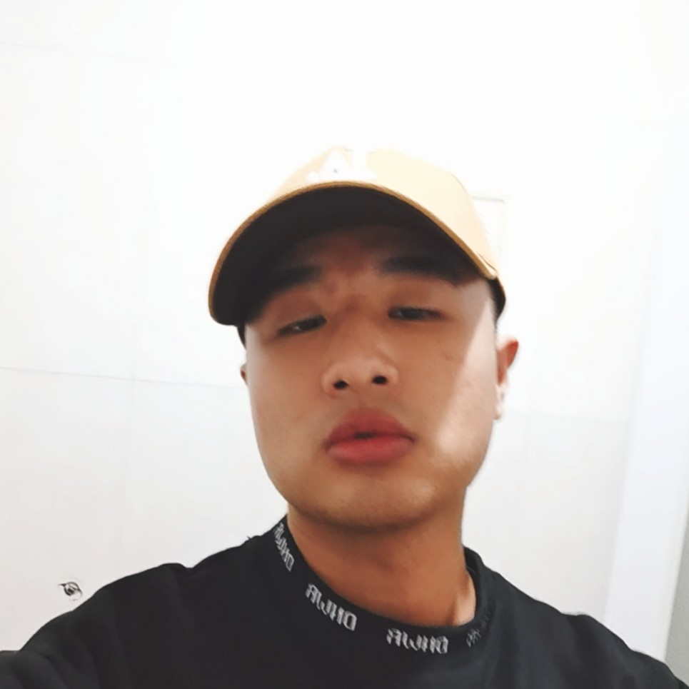 看书的喵森的照片