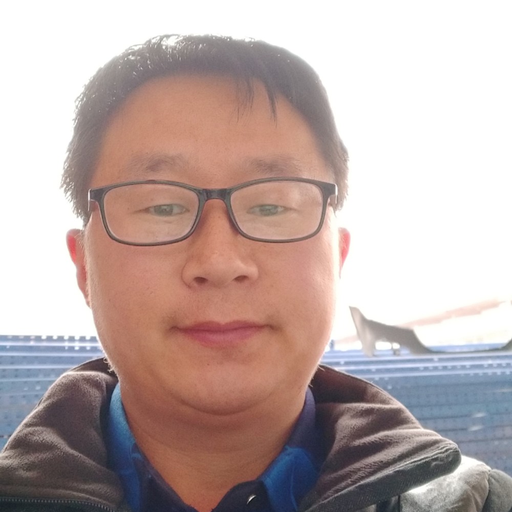 俊秀和金鱼的照片