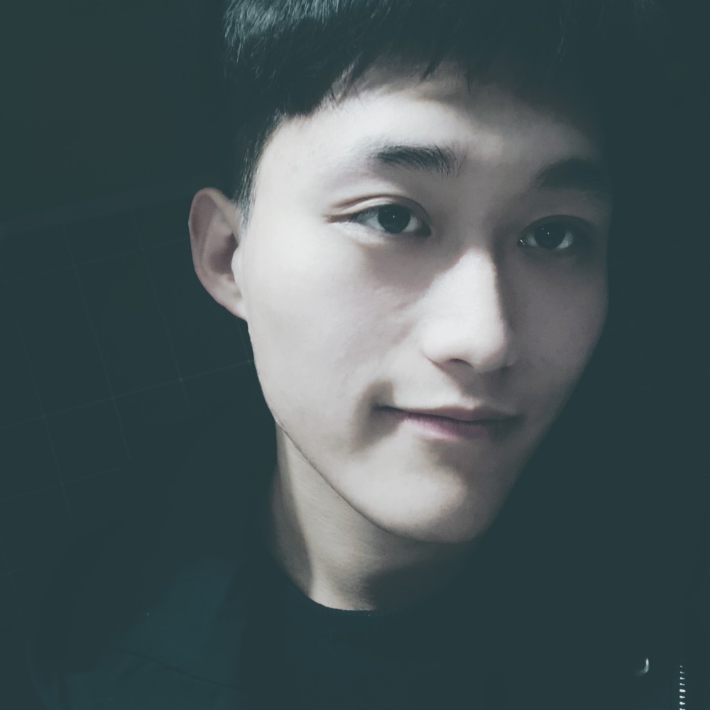柚子专注的照片