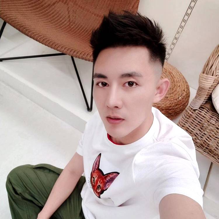 1辈子旳方小天鹅的照片