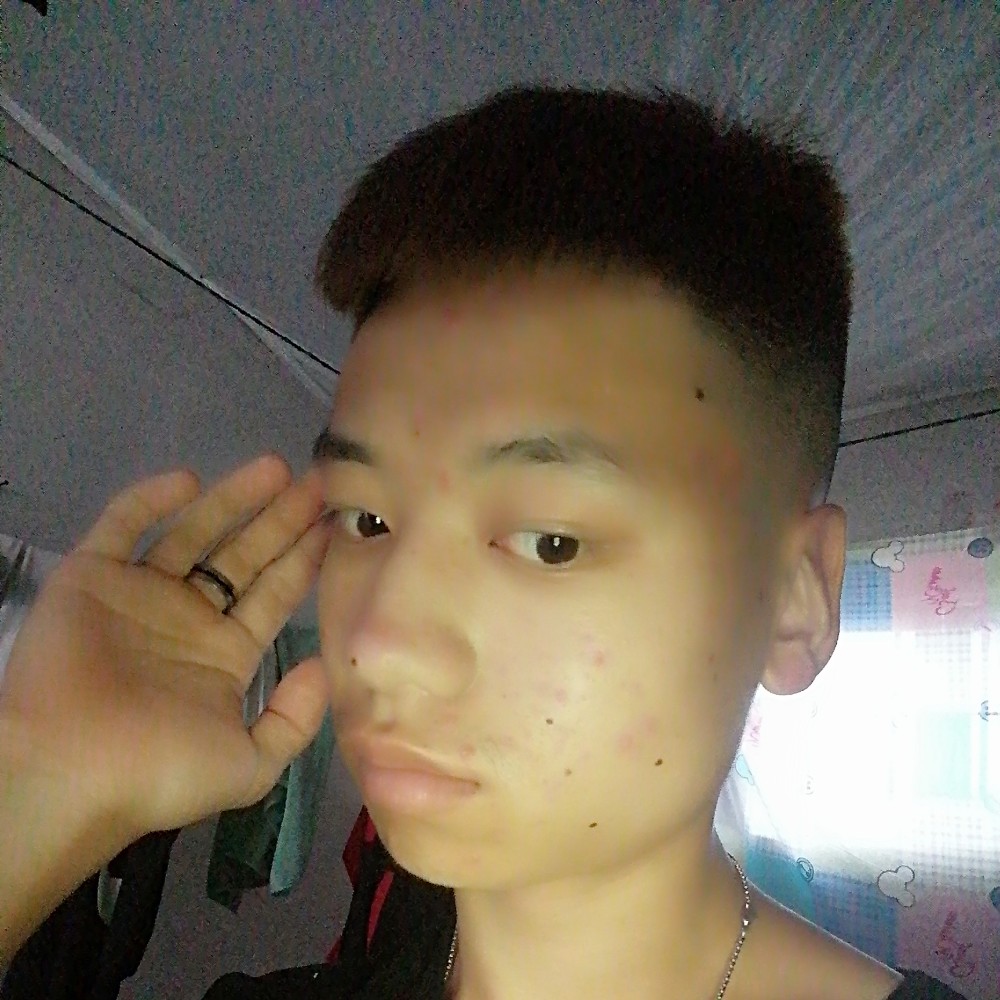蓝天爱俊逸的照片