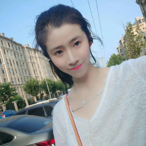 吕琳琳的照片