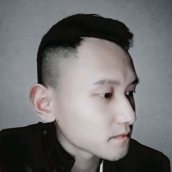 独寂演变帆布鞋的照片